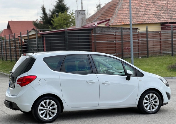 Opel Meriva cena 30900 przebieg: 135000, rok produkcji 2012 z Rzeszów małe 352